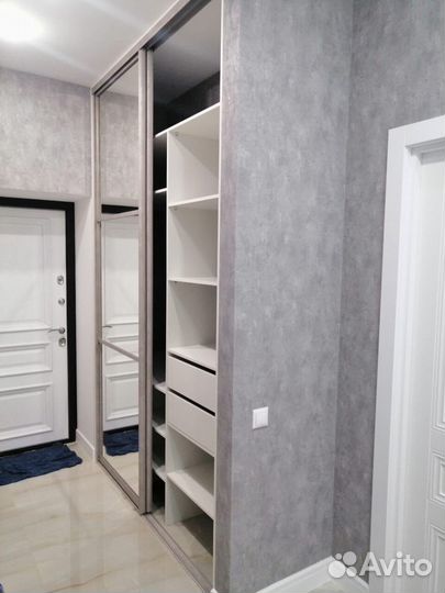 Шкаф с ящиками