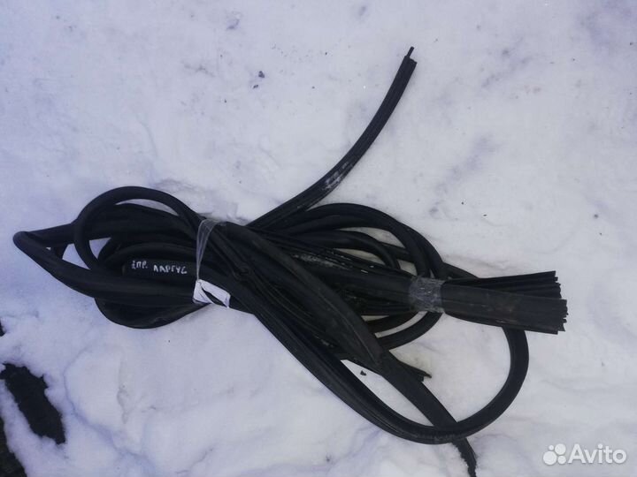 Уплотнитель Лада Ларгус