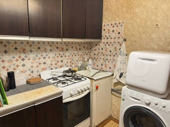 2-к. квартира, 45 м², 1/9 эт.