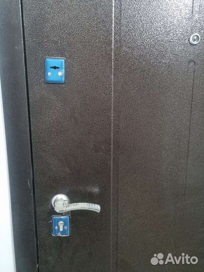 Дверь входная металлическая новая