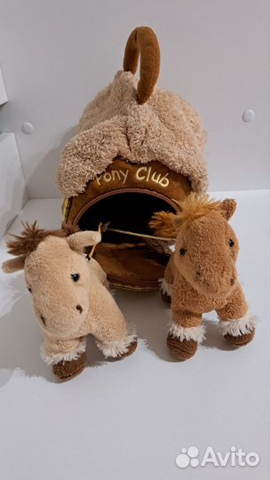 Домик с пони