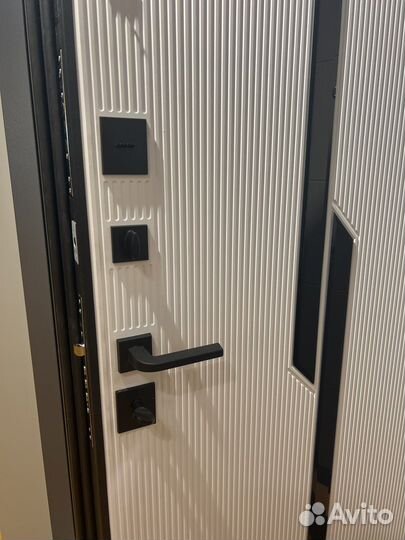Дверь входная металлическая