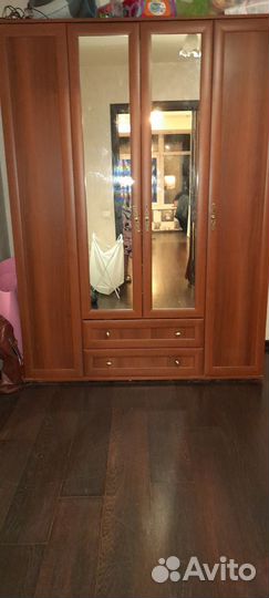 Шкаф распашной