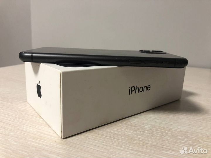 iPhone 11, 64 ГБ