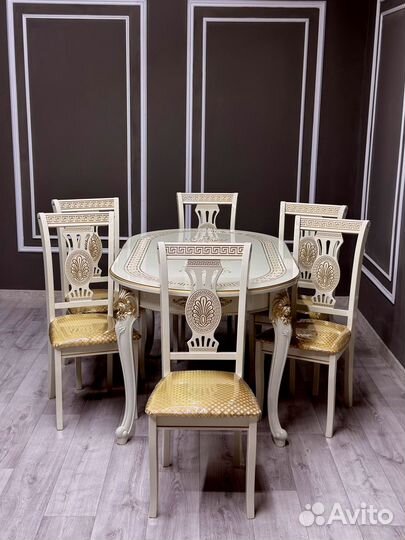 В наличии стол