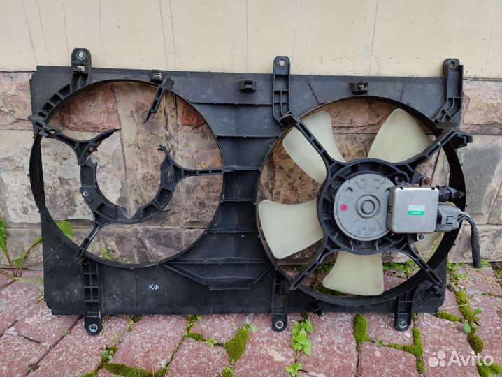 Вентилятор охлаждения Mitsubishi Grandis 2008