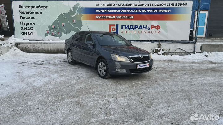 Магнитола Skoda Octavia (A5) 1Z0035156M