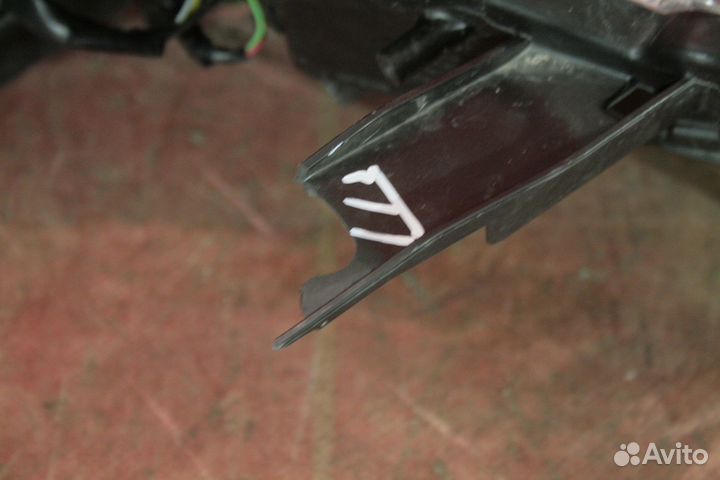 Фара левая Toyota Corolla