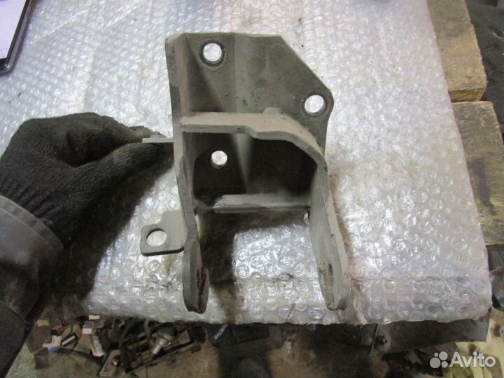 Кронштейн кпп Kia Ceed 2007-2012,Elantra 2006-2011