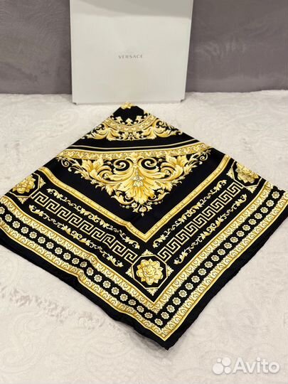 Платок Versace atelier