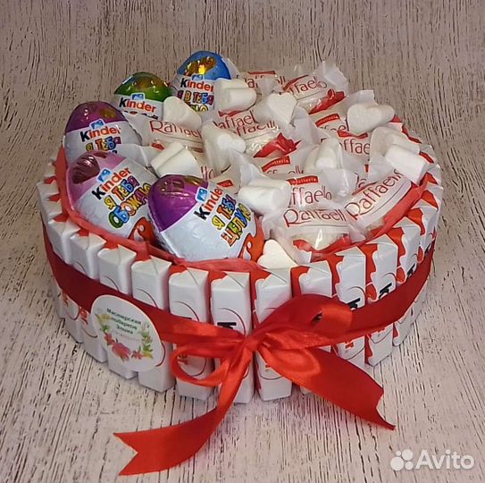 Торт из киндеров. Сладкий подарок на день рождения