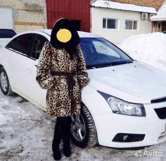 Шуба мутоновая с капюшоном из норки