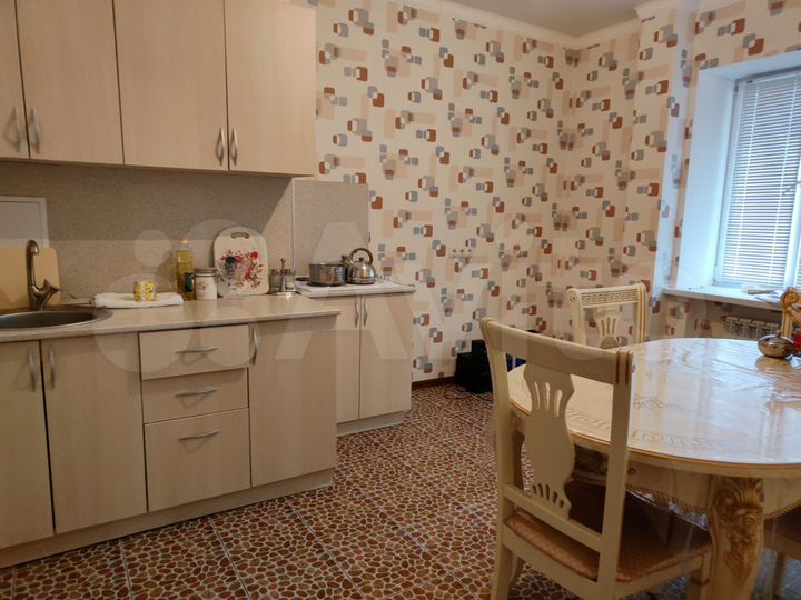 2-к. квартира, 74 м², 10/18 эт.