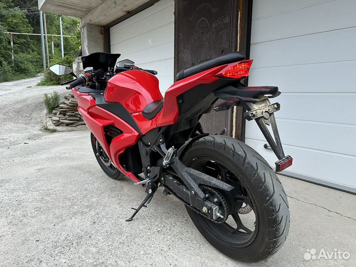 Электромотоцикл Yamaha R3