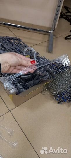 Экономпанели, держатели, шторы, стойки, вешалки