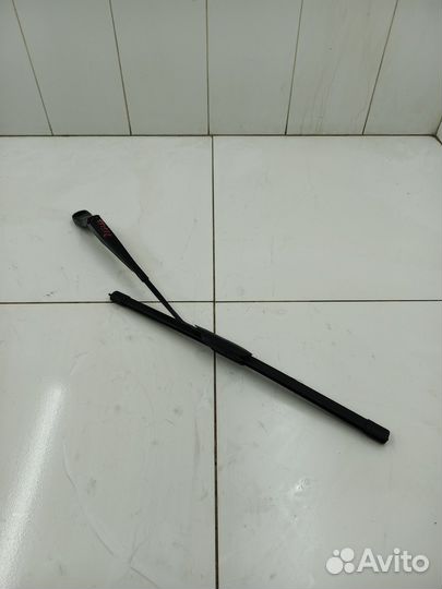 Поводок стеклоочистителя правый (Tank 300)