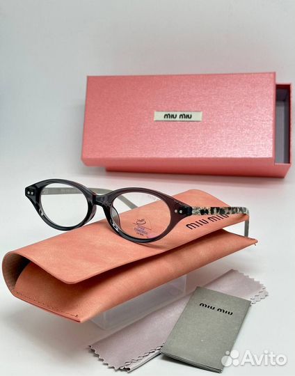 Солнцезащитные очки miu miu