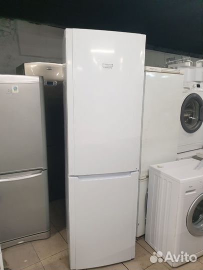 Холодильник бу Hotpoint-Ariston