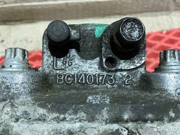 Суппорт тормозной задний левый Kia Quoris