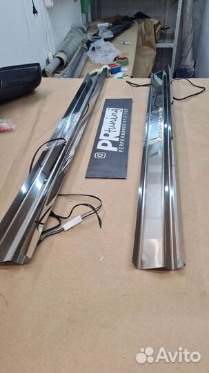 Металлические накладки на пороги амг c124 купе