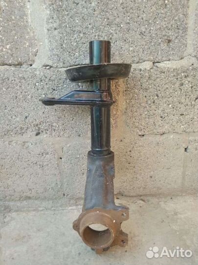 Поворотный кулак R