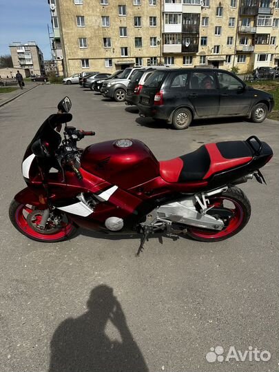 Honda cbr600f2