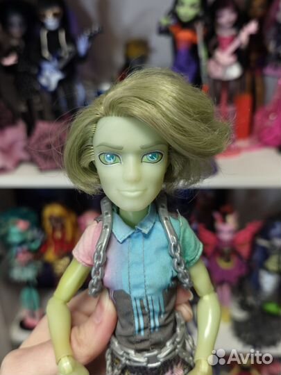 Кукла Монстер хай парень для доставки