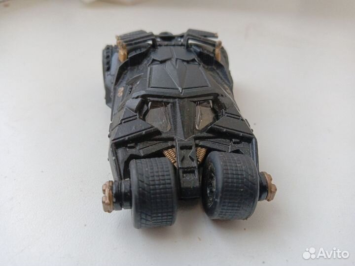 Машинка Hot Wheels Бэтмобиль