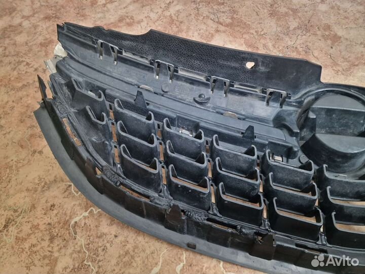 Решетка радиатора Opel Zafira C