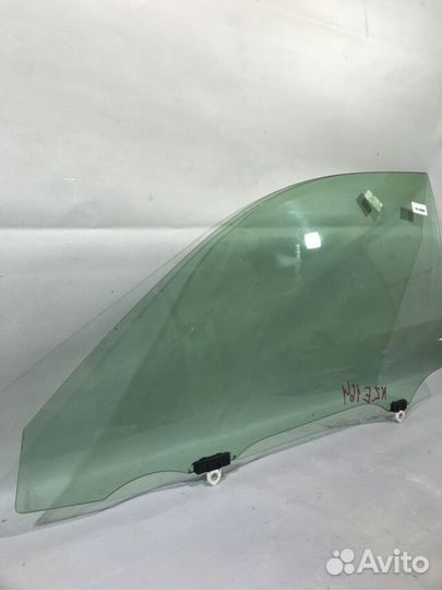 Стекло двери toyota corolla axio NZE164 1NZ-FE