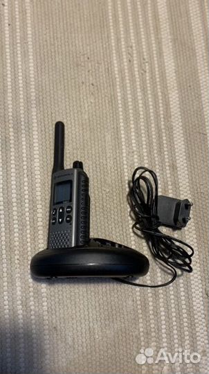 Рация и зарядная станция motorola tlkr-t7