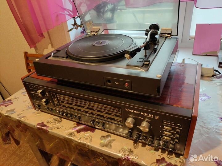 Проигрыватель винила,винтажная аудиотехника