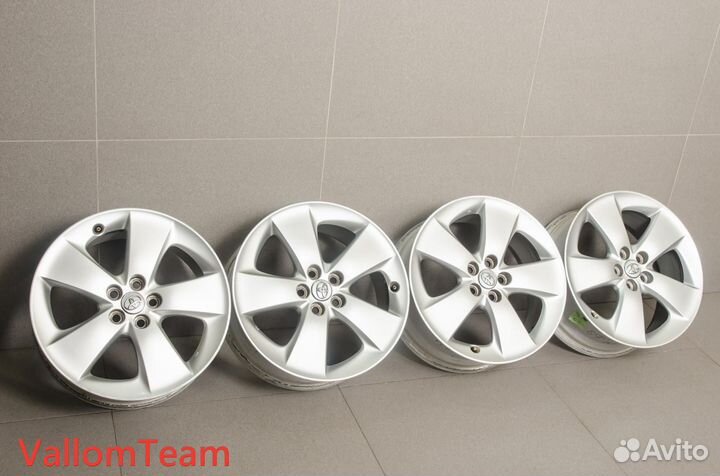 Лот KA5846 Оригинальные 17-е диски toyota