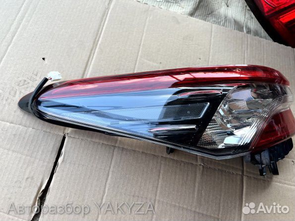 Левый задний фонарь в крыло Toyota Camry XV70