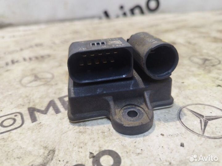 Реле свечей накала Mercedes C-Class W204