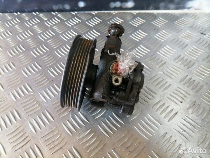 Насос гур Kia Carens 2.0 2002-2006