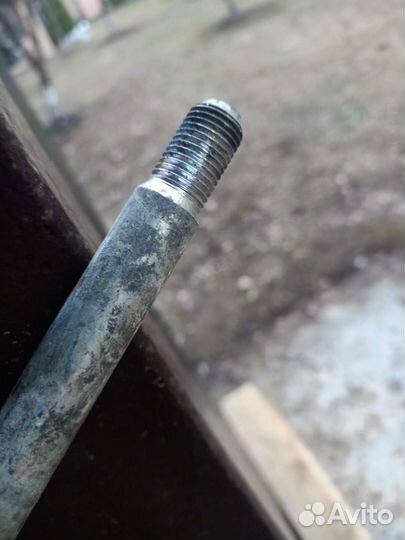 Yamaha xj6 ось подрамника двигателя