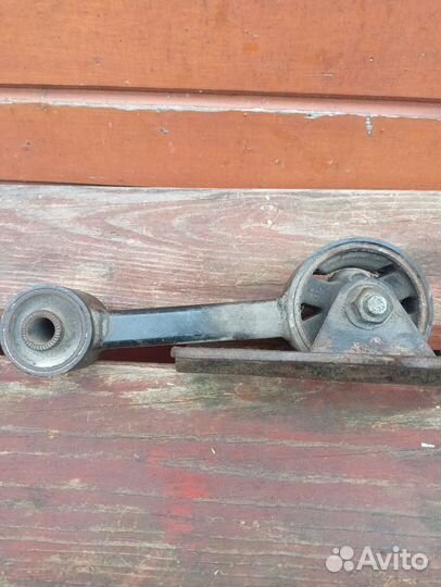 Подушка двигателя низ хундай гетц