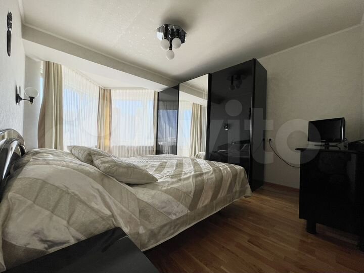 3-к. квартира, 82,2 м², 10/10 эт.