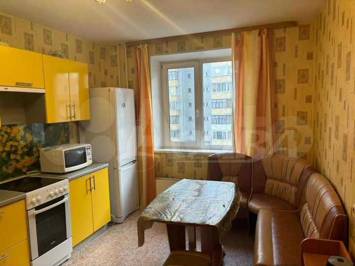 2-к. квартира, 65 м², 4/10 эт.