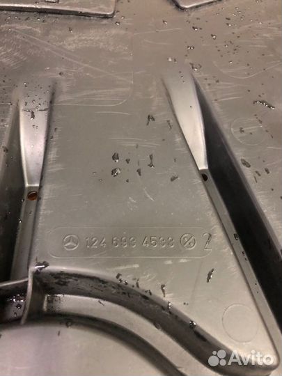 Пол багажника Mercedes-Benz E-Class W124 M111.940