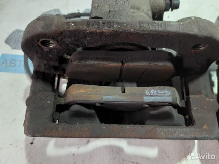 Суппорт тормозной передний левый правый BMW 1-сери