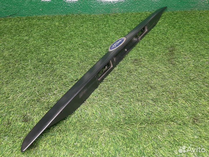 Накладка крышки багажника Ford Focus 1