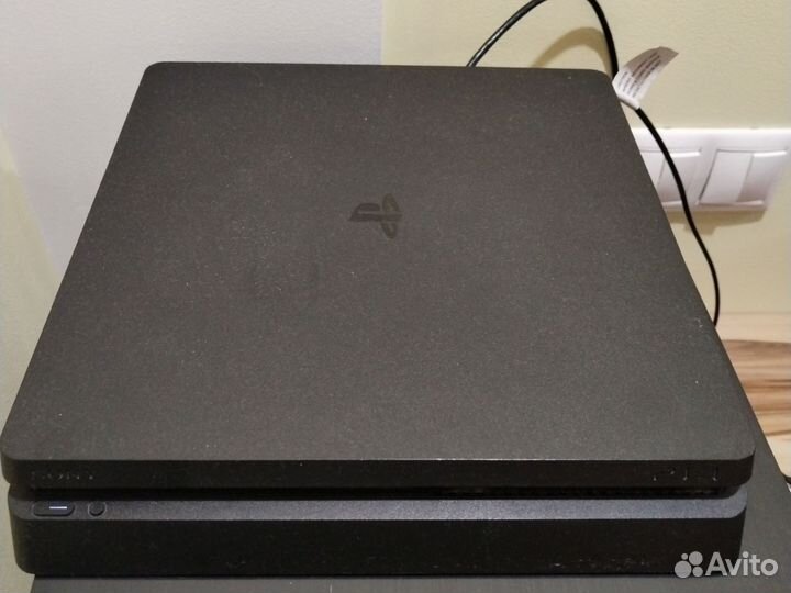 Sony PS4 slim