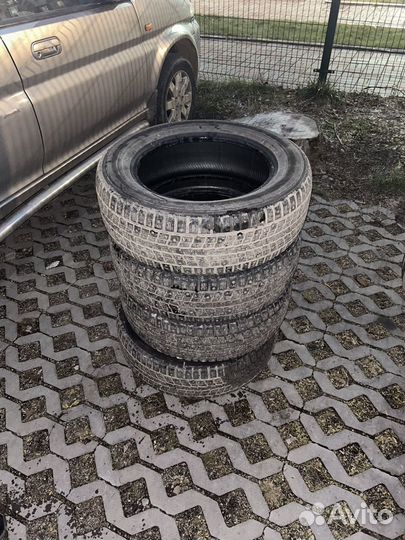 Dunlop SP LT 8 215/60 R16