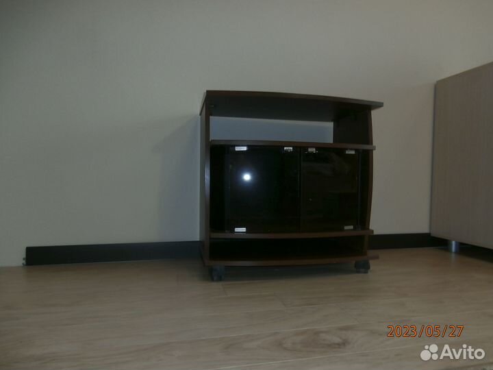 Тумба на калесиках