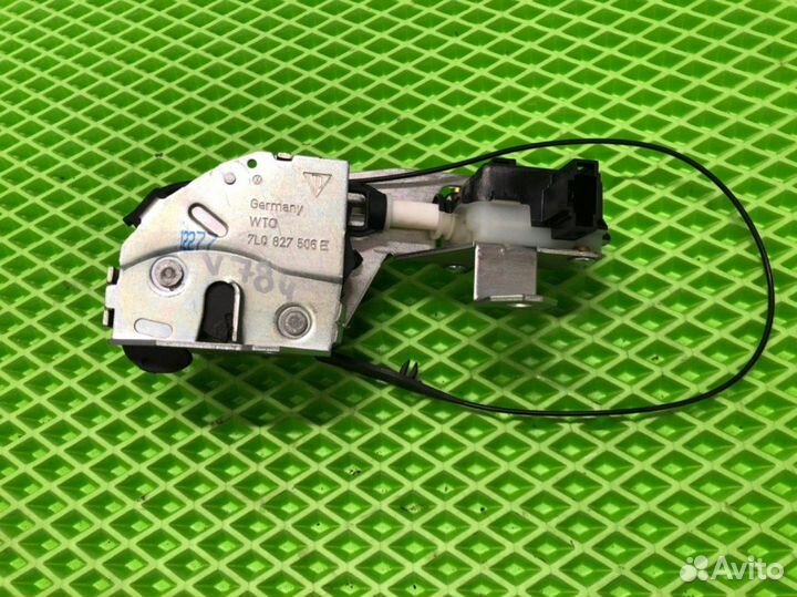 Замок стекла багажника Volkswagen Touareg 7L6 7L7
