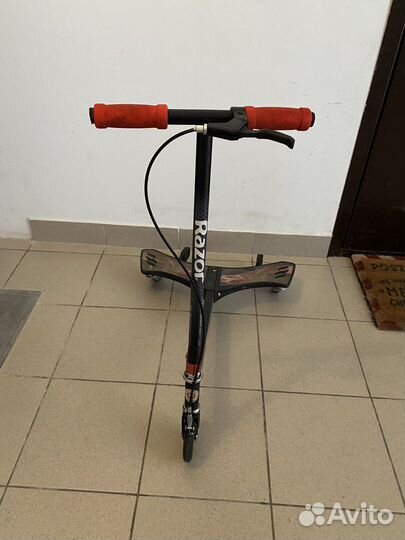 Самокат тридер Razor powerwing