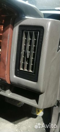 Рамка решетки вентиляции Nissan Terrano 1