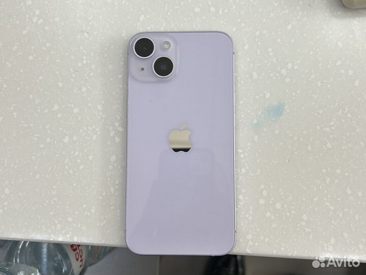 Телефон iPhone 14